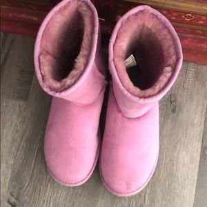 Yessss Barely Used Pink UGGS💕
